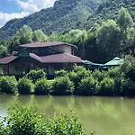 Ваканционно селище Varbaka 2*